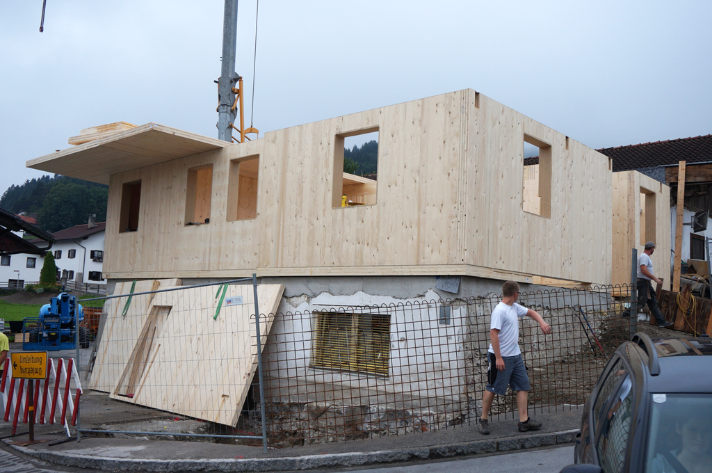 Haus-Holzbau-Norz-Thaur-2-aufbau-2016.jpg